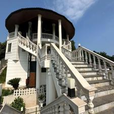 باغ ویلا استخر دار با چشم انداز زیبا