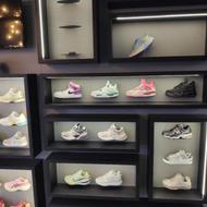 حراج کتونی ویتنام به علت تغییر شغل