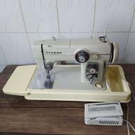 چرخ خیاطی ژانومه 680