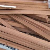 تعدادی چوب ام دی اف دو متری