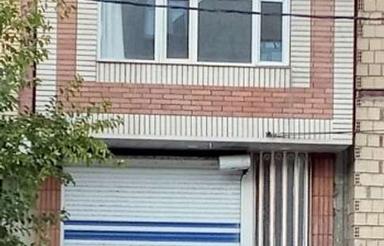 طبقه دوم لوکس و بهارخواب با حیاط پشت بام