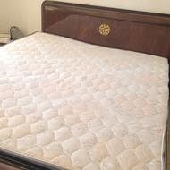 تشک 180*200 کاملا نو با بسته بندی به خاطر اندازه نبودن باتخت