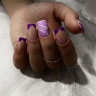 به تعدادی مدل برای کاشت و ترمیم ناخن نیاز دارم