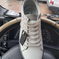 کفش چرم سفید