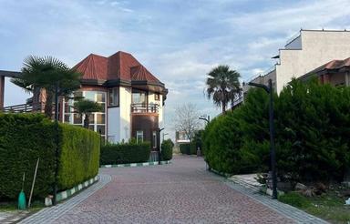 ویلا کلاسیک وازیوار شهرکی فول امکانات