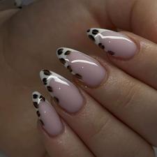 کاشت ناخن فقط