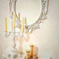 آینه، دو عدد شمعدان و کنسول