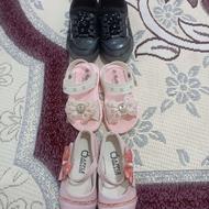 سه جفت کفش بچگانه