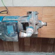 پمپ اب بزرگ تمیز