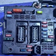 جعبه فیوز داخل موتور پژو 206.فرانسه