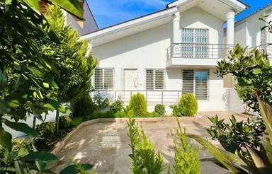 نیم پیلوت نماانگلیسی 220متر مبله حیاط سرسبز