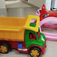 اسباب بازی اسب و کامیون