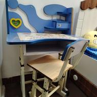 میز و صندلی تحریر قابل تنظیم ارتفاع