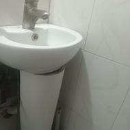 روشویی همراه با شیر اهرمی