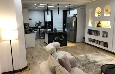 80 متر شهرک نفت شیک رو به افتاب