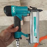 میخ کوب بادی