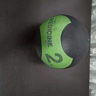 توپ دو کیلویی مناسب تمرین ورزشی