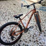 دوچرخه تمیز نو تخفیف هم داره هر قیمتی خاستی میفروشمش