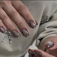 کاشت ناخن ...