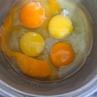 تخم مرغ محلی و ارگانیک