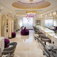 نظافتچی سالن زیبایی