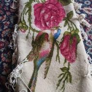 یک قالیچه دستباف ابریشمی