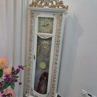 ساعت نوبه دلیل جابه جایی به فروش میرسد .