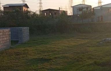 زمین داخل بافت مسکونی