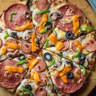 کار در آشپزخونه فستفودی نصف راه به سمت چهارراه لاله