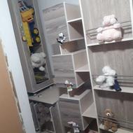 یک عدد تخت نوجوانی وکمد لباس بوفه و کتاب خانه