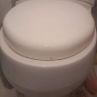 توالت فرنگی سرامیکی در حد نو