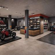 خدمات موتور سیکلت در محیطی شیک زیبا با پورسانت عالی