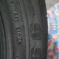 یک حلقه لاستیک چینی نو