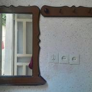 آینه و چوب لباسی