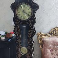 یک عدد ساعت ایستاده با چوب راش و موتور فرانسه