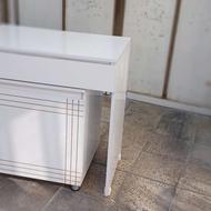 میز متحرک قابل تغییر