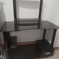 میز کامپیوتر بزرگ وجادار درحدنونو.بسیارزیبا