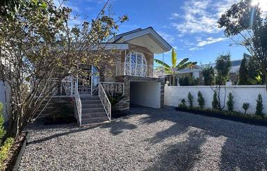 نیم پیلوت 270متری شهرکی با نگهبانی در کلوده