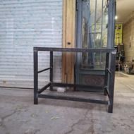 میز کار آهنی