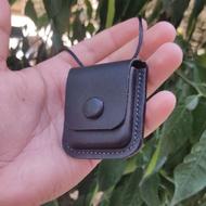 گردن اویز حجمی چرم طبیعی گاوی