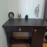 میز تحریر mdf با کشو و قفسه کاملا سالم