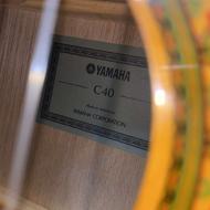 گیتار یاماها c40 در حد استفاده کم