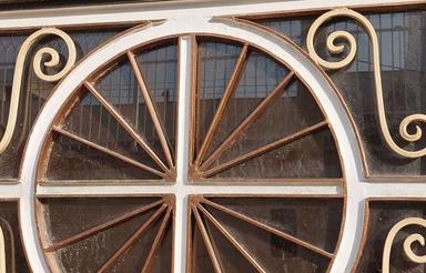 رهن منزل دارای حیاط بلوار شهیدبهشتی کوچه 6بهترین نقطه شهر