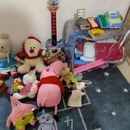 کلی عروسک و اسباب بازی