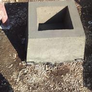 گلدان بتنی بزرگ