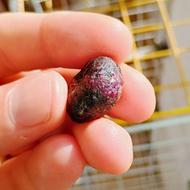 سنگ خام معدنی یاقوت قرمز