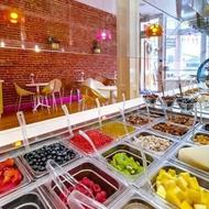 کارگر ساده آبمیوه و بستنی