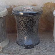 تعدادی سطل زباله پدالی دو جداره