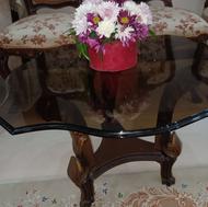 گل میز جلو مبل