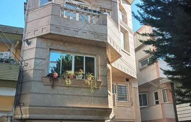 فروش آپارتمان سه طبقه دو واحد به صورت یک جا و جداگانه